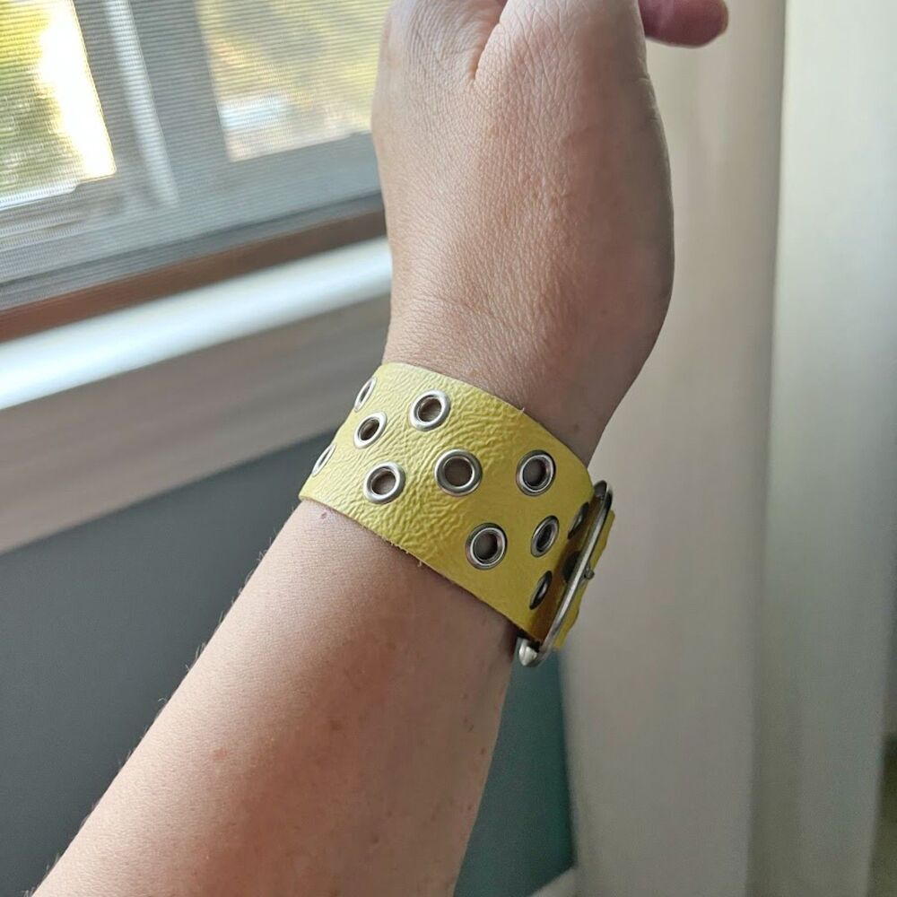 Genuine Leather Wider Width Thin Lightweight Adjustable Grommet Buckle Bracelet - Picture 2 of 7